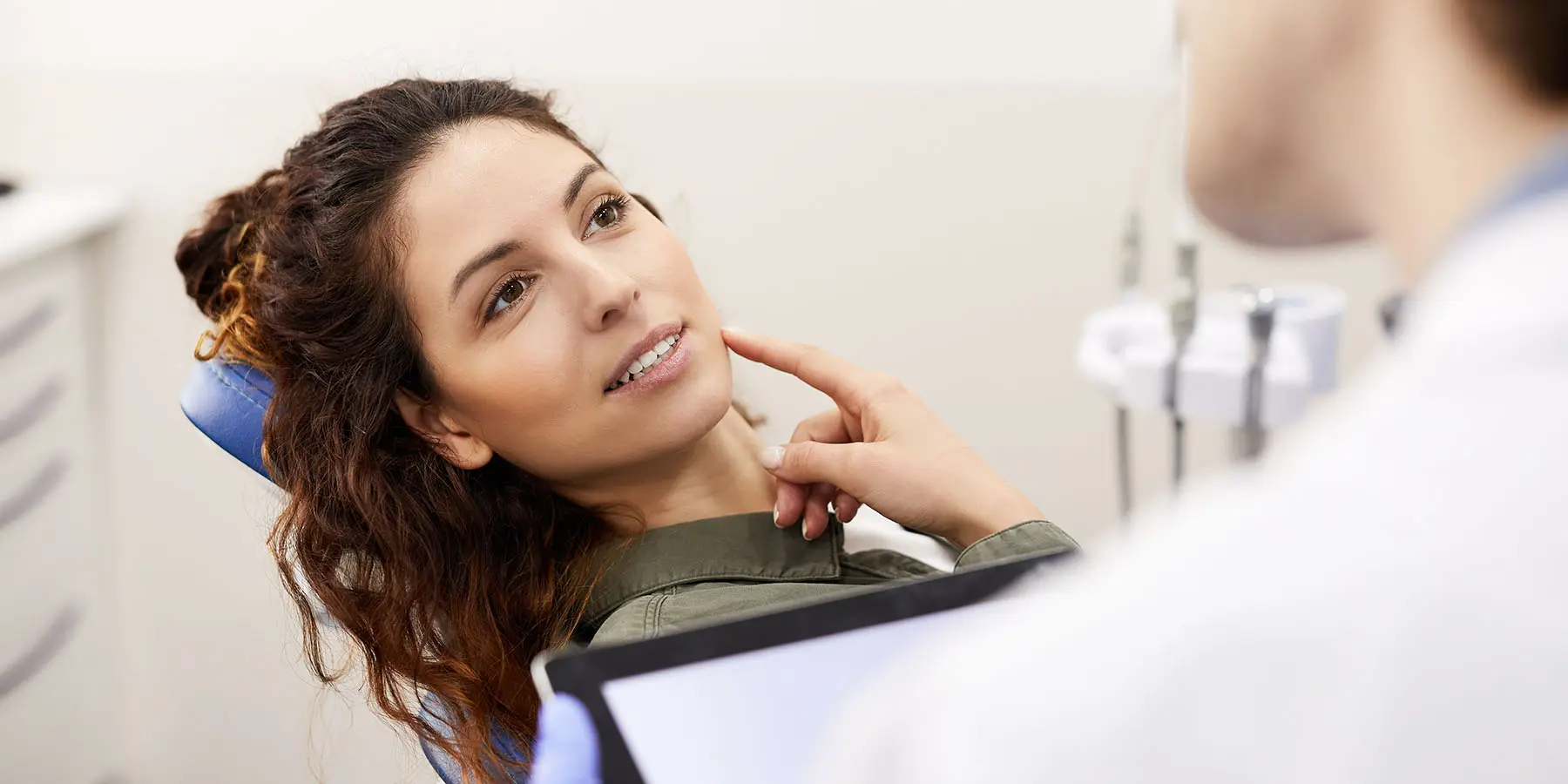 Why Dentists Tell You Not to Use a Straw After Wisdom Teeth Removal